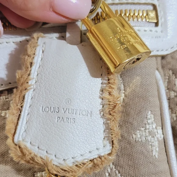Authentic Louis Vuitton Monogram Blanc Sabbia MM - Picture 11 of 16
